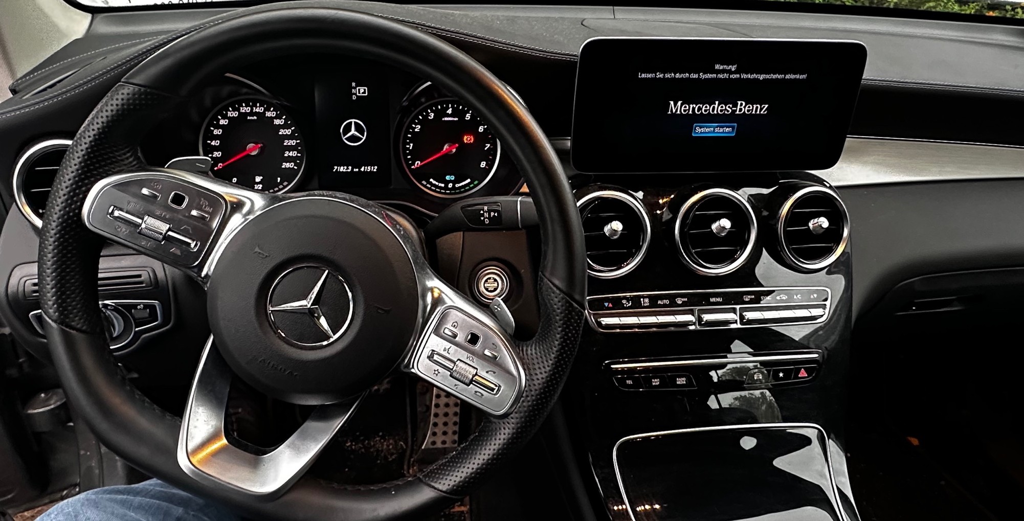 Mercedes-Benz GLC 300 4MATIC Innenraum