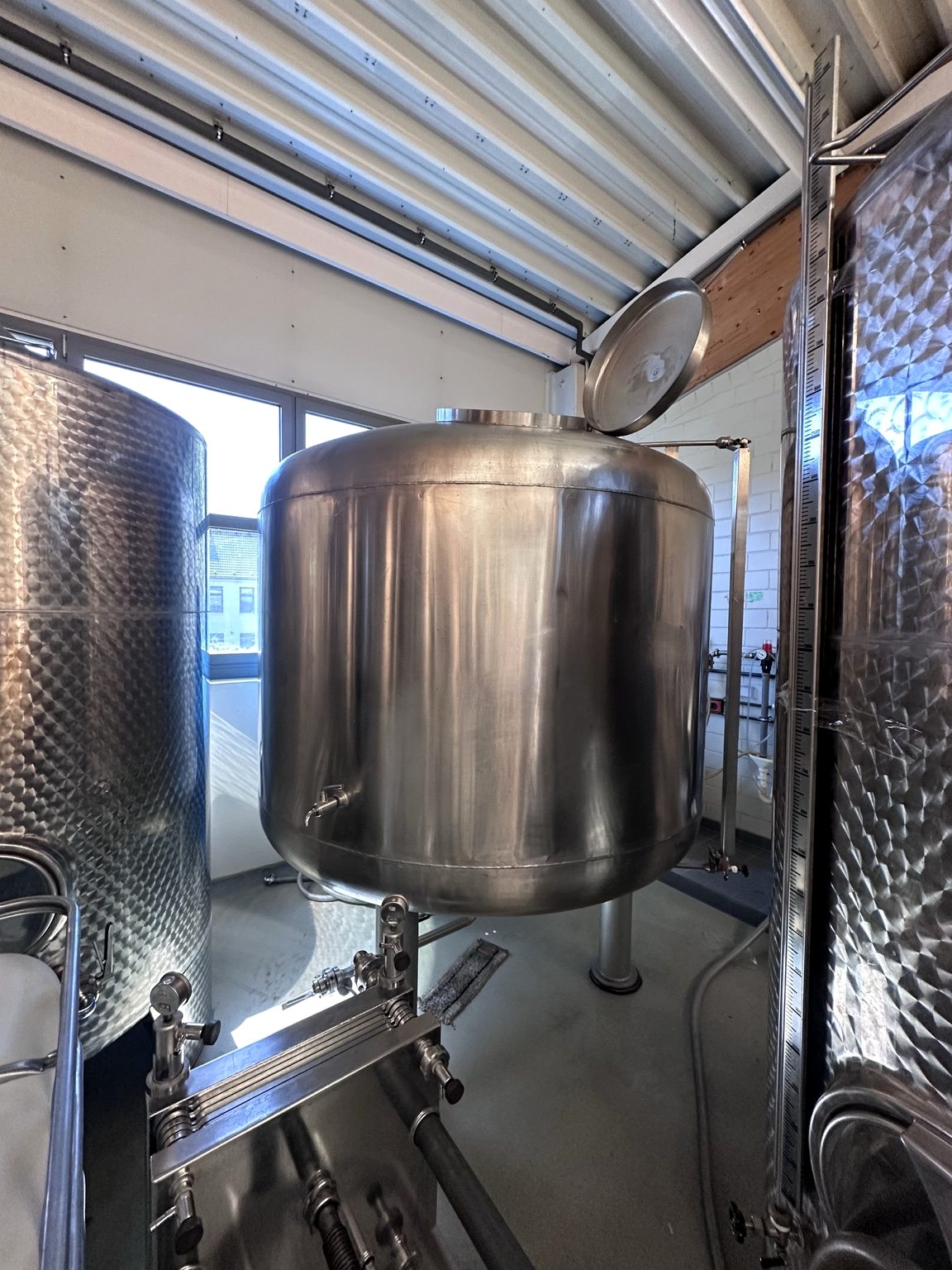 Edelstahltank, ca. 3.100 Liter Inhalt